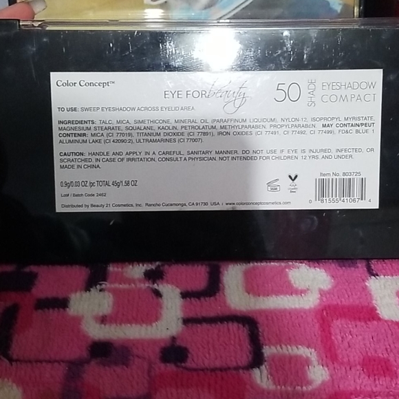 Eyeshadows - Picture 3 of 3